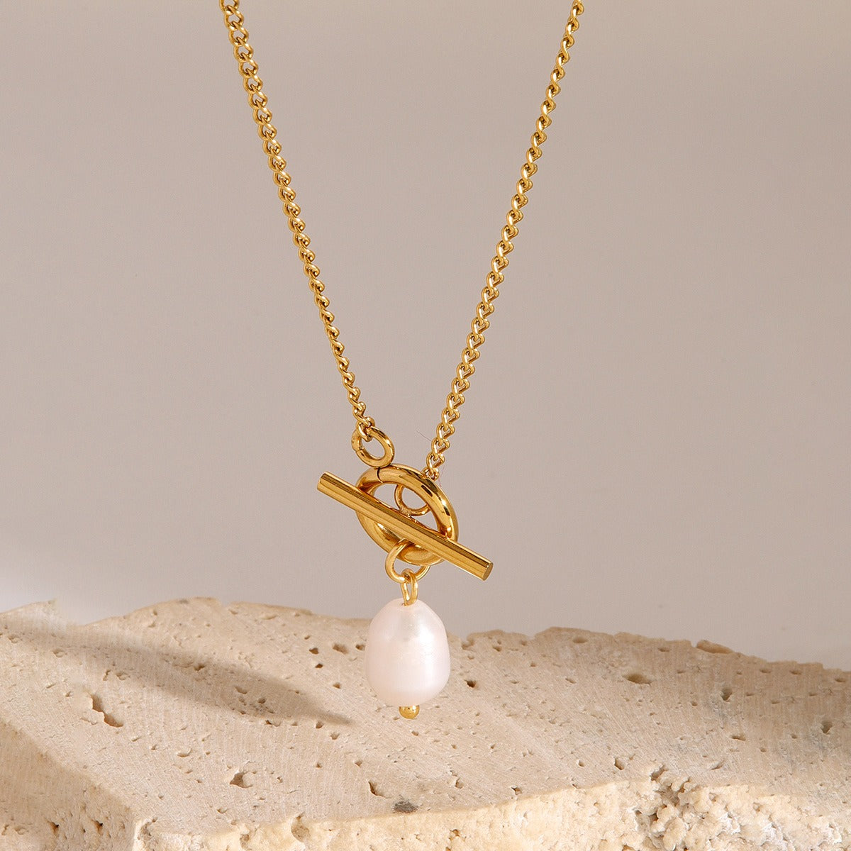 amethyst & sable selene t-bar pearl necklace in 18k gold
