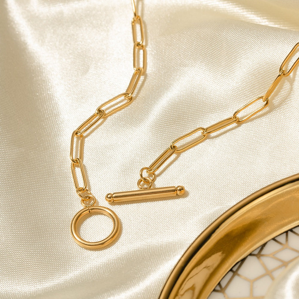 amethyst & sable axis toggle paperclip chain necklace in 18k gold