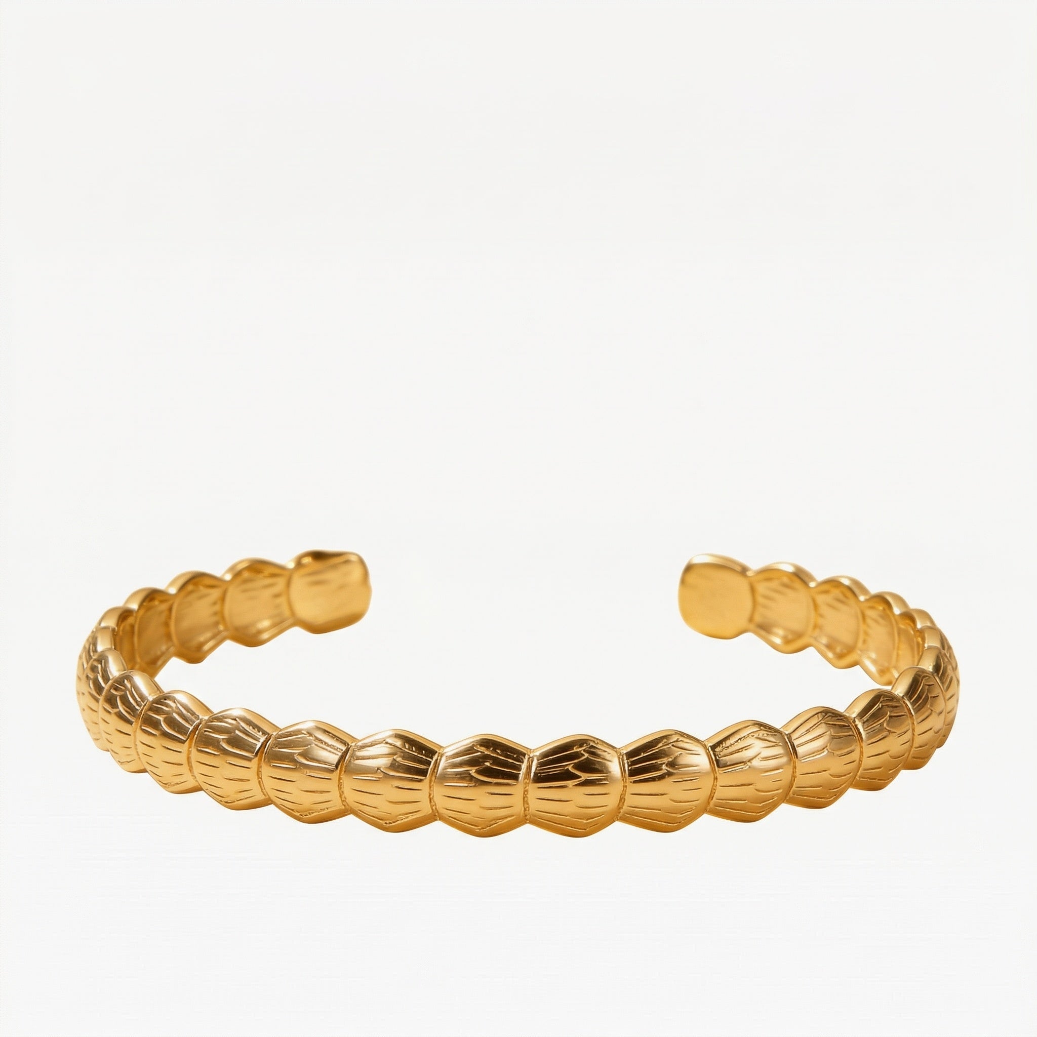 amethyst & sable axis trinity stack textured shell cuff in 18k gold