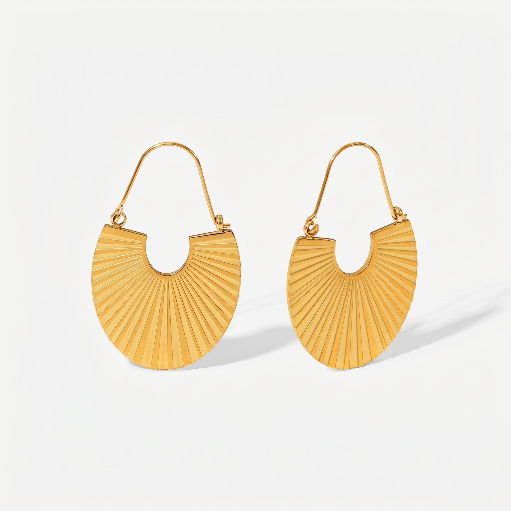 amethyst & sable calypso fan earrings in 18k gold