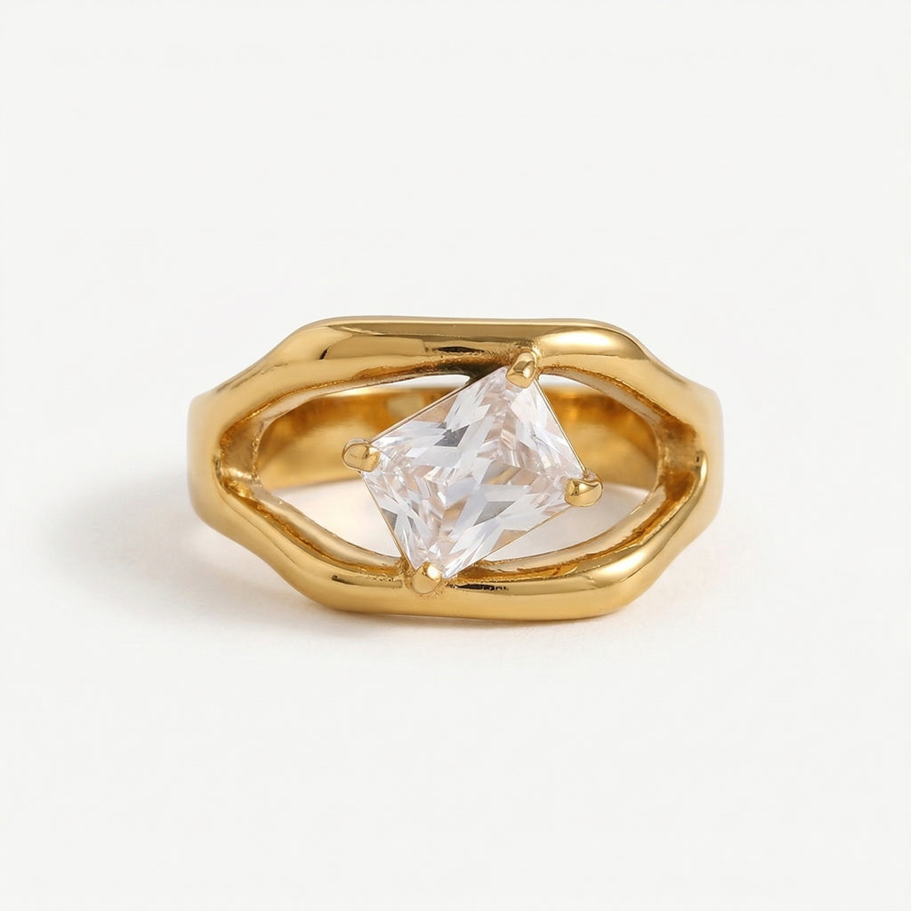 amethyst & sable luma solo ring in gold