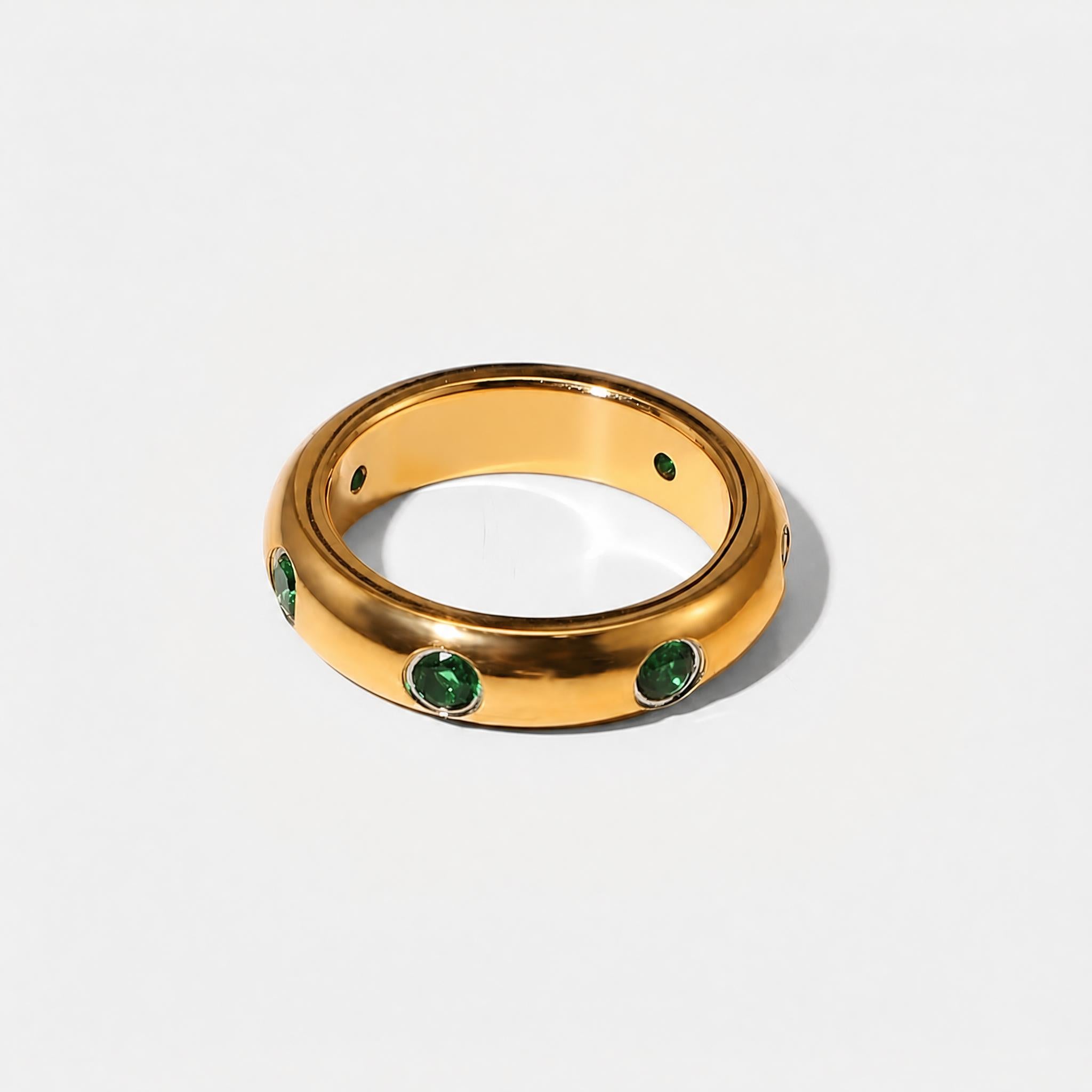 amethyst & sable soleil halo ring in 18k gold emerald
