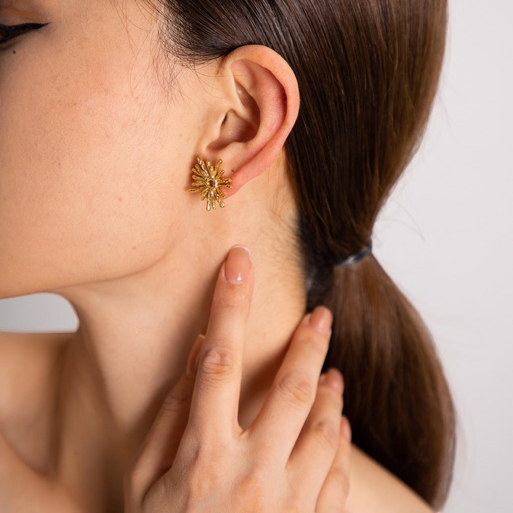 amethyst & sable sunburst stud earrings in 18k gold