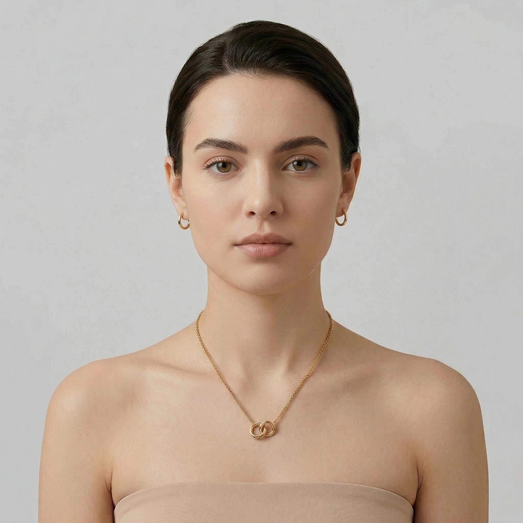 model wearing amethyst & sable aurea union necklace in 18k gold